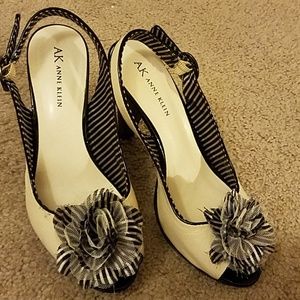 Anne Klein cream and black flower heels
